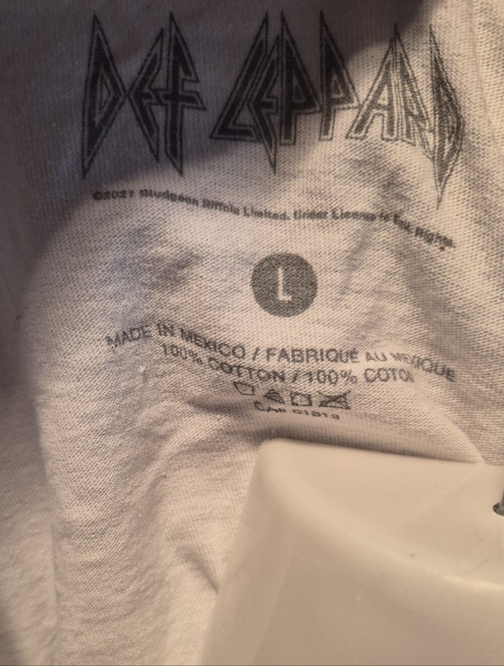 L Def Leopard Band Tee - Picture 5 of 5